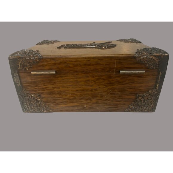 Cigar Box - Antique circa 1890s - Tiger Oak with Metal Ornate Corner Mounts - Picture 5 of 16
